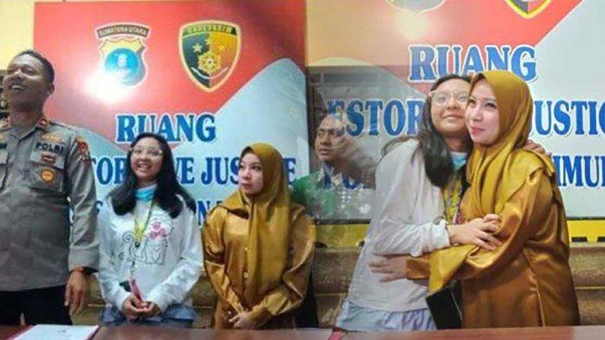 Perdamaian antara dokter muda dan pengunjung rumah sakit usai perselisihan. (ist) - Gaduh Dokter Muda VS Pengunjung Rumah Sakit Akhirnya Damai