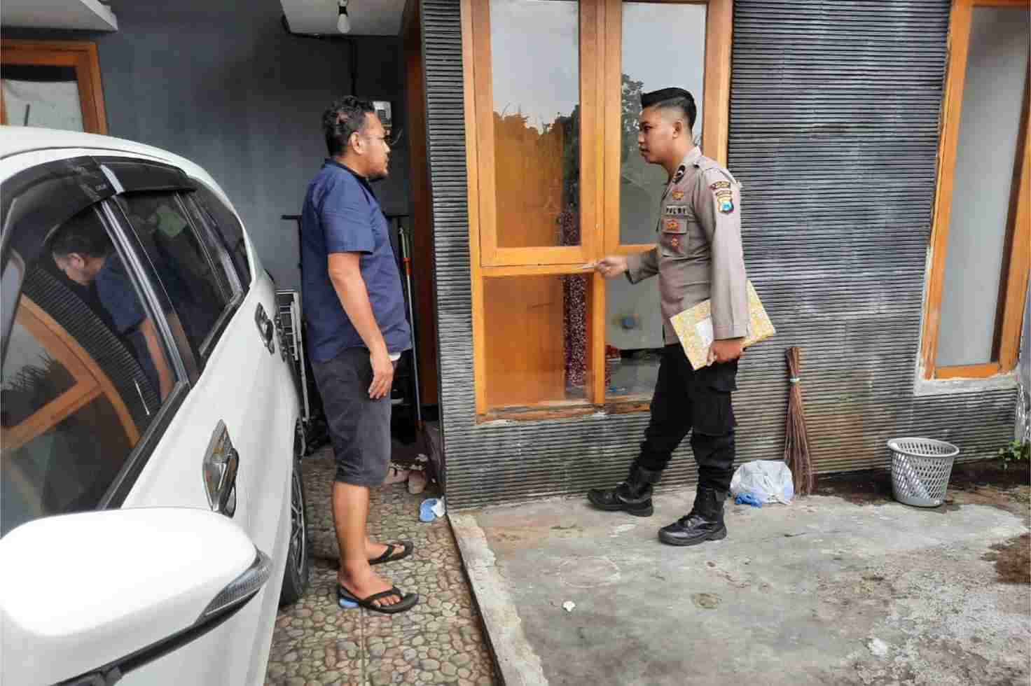 proses pemeriksaan tkp pembobolan saat di tinggal mudik