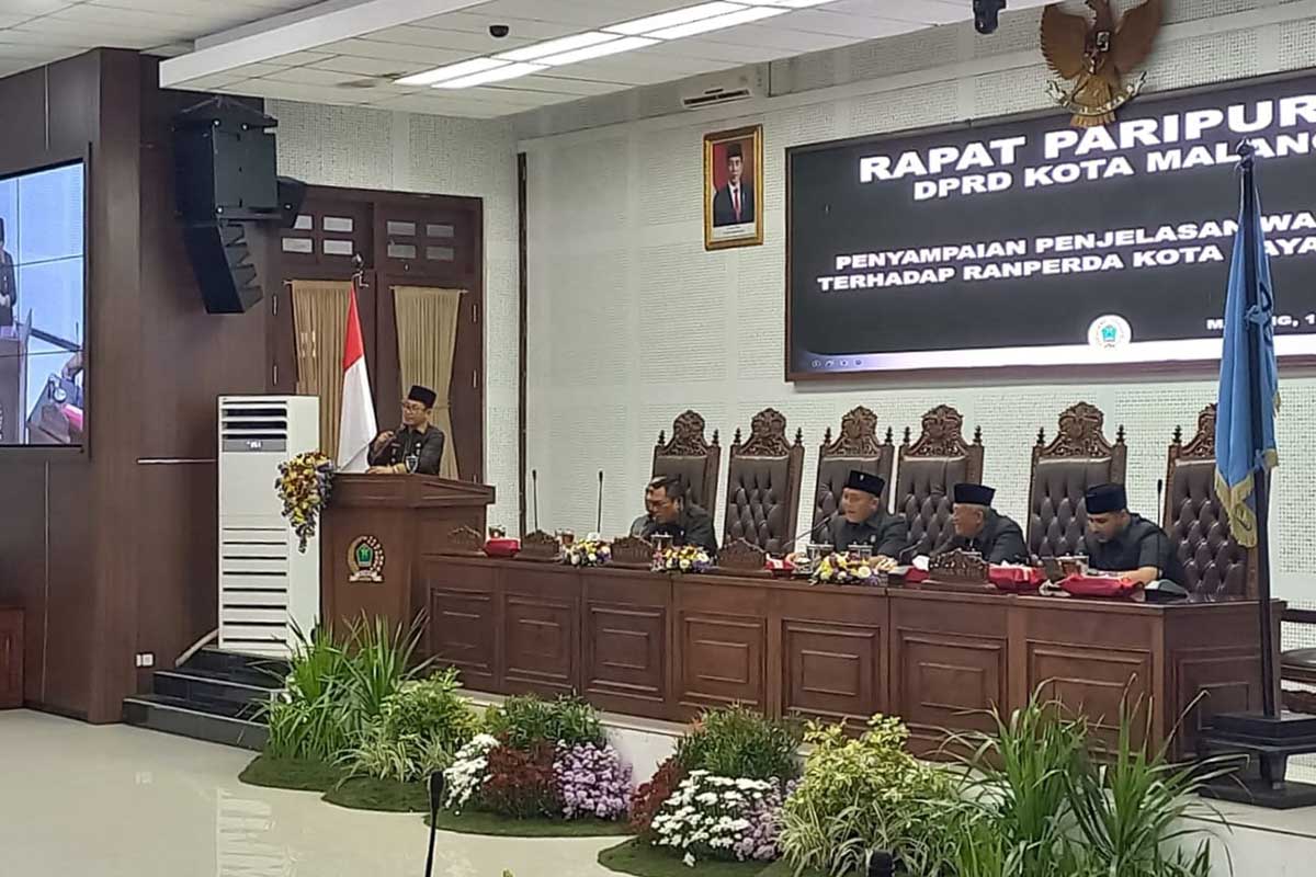 Rapat Paripurna membahas Raperda Kota Layak Anak. (jup) - DPRD Kota Malang Apresiasi Ranperda Kota Layak Anak