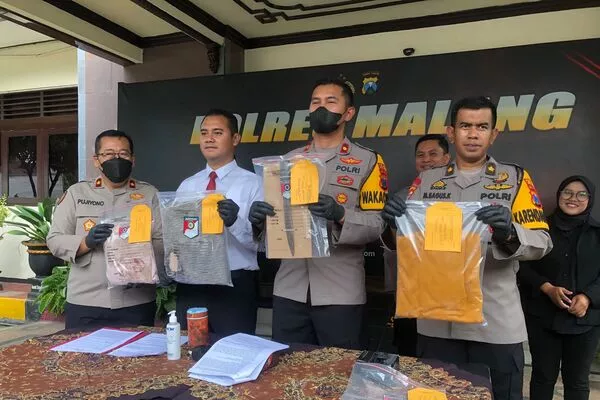 rilis pembunuhan anak kepada ibu kandung. (wul) - Motif DH Bunuh Ibu Kandungnya Diomeli Soal Tanah