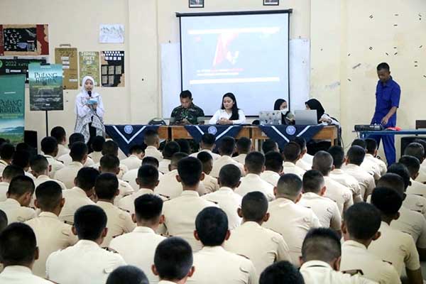 Road Show dan Diskusi Film Pulang Rimba yang berlangsung di SMK Penerbangan Angkasa Malang. (ist) - Film Pulang Rimba Ciptakan Semangat Belajar Siswa SMK hingga Mahasiswa di Malang