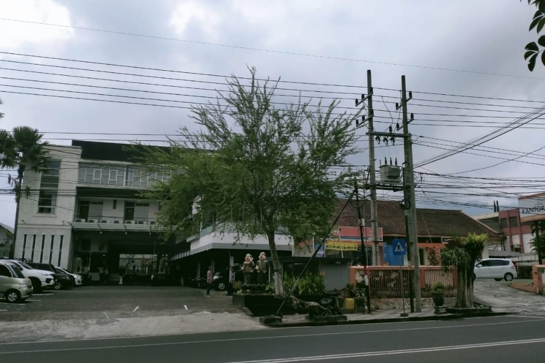 Salah satu hotel yang berada di kawasan Jl. Panglima Sudirman Batu. (dik) - H+1 Lebaran, Okupansi Hotel di Batu Cenderung Menurun