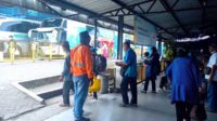 Situasi lonjakan penumpang di Terminal Arjosari saat H+3 lebaran. (jup) - H+3, Terminal Arjosari Terpantau Lonjakan Tinggi Penumpang