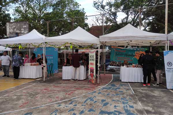 Suasana FestaMU IKIP Budi Utomo Malang. (rhd) - FestaMU IBU Malang Rangkul Muhammadiyah, Sajikan Festival Takjil untuk Masyarakat Umum