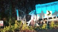 TKP kecelakaan di desa Bandungrejo kecamatan Bantur, Kabupaten Malang. (ist) - Sopir Mabuk Miras, Dua Penumpang Truk Muat Sound System Tewas