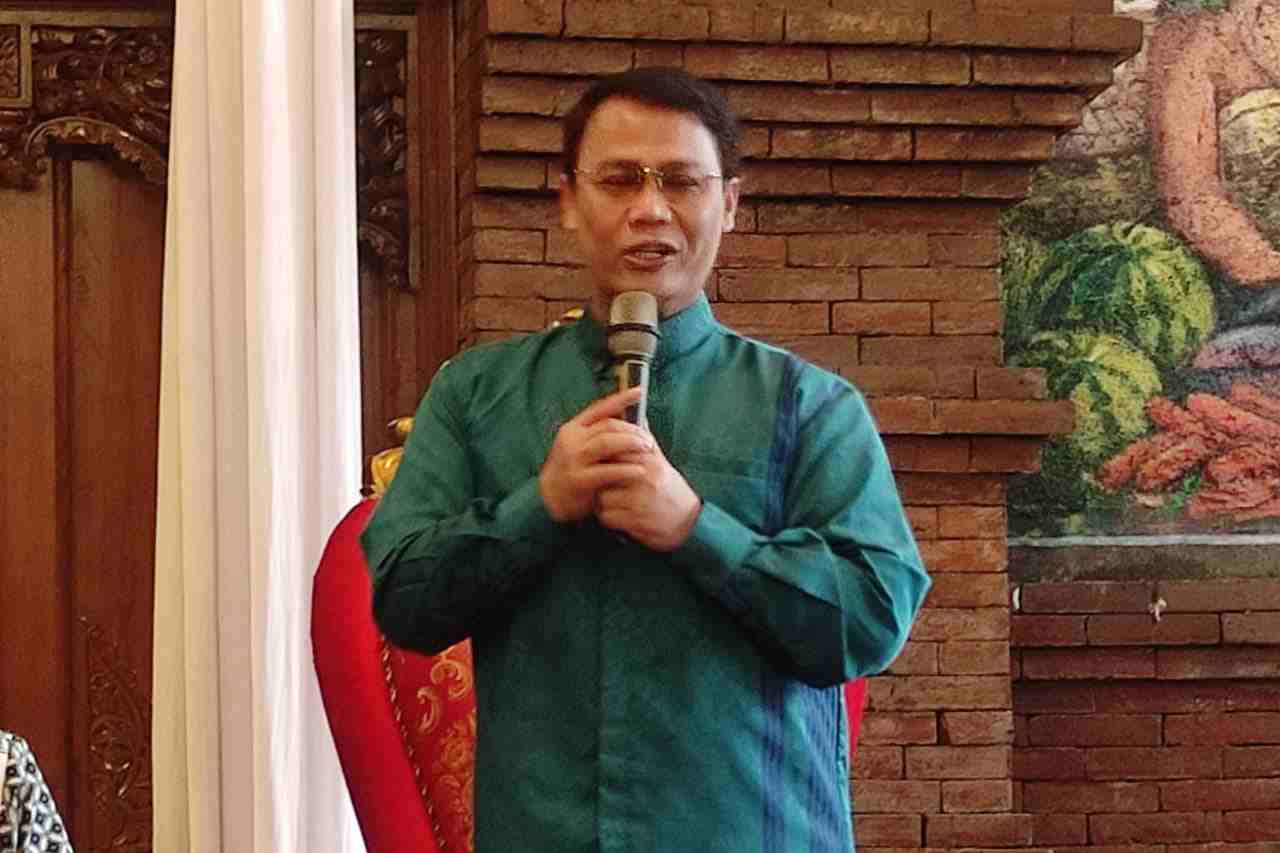 wakil ketua mpr ri dr ahmad basarah saat menyapa insan pers di kota malang