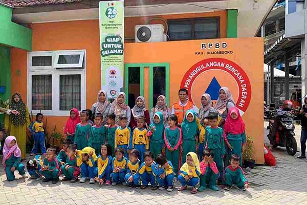 BPBD Kabupaten Bojonegoro menerima kunjungan dari RA Matlaul Islam dan PAUD Permata Hati Sukosewu - BPBD Bojonegoro Beri Edukasi Pengenalan Bahaya Bencana pada Siswa RA dan PAUD