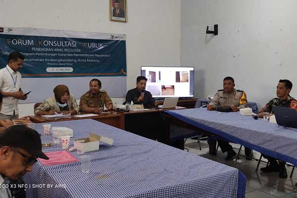 Babinsa Bumiayu dampingi pendataan awal Regsosek. (ist) - Babinsa Bumiayu Dampingi Pendataan Awal Regsosek