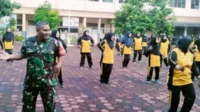 babinsa klojen senam bareng karang werdha kiduldalem. (ist) - Babinsa Klojen Senam Bareng Karang Werdha Kiduldalem
