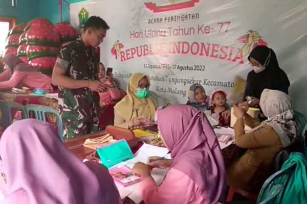 Babinsa Tunjungsekar dampingi posyandu balita dan ibu hamil. (ist) - Babinsa Tunjungsekar Dampingi Posyandu Balita dan Ibu Hamil