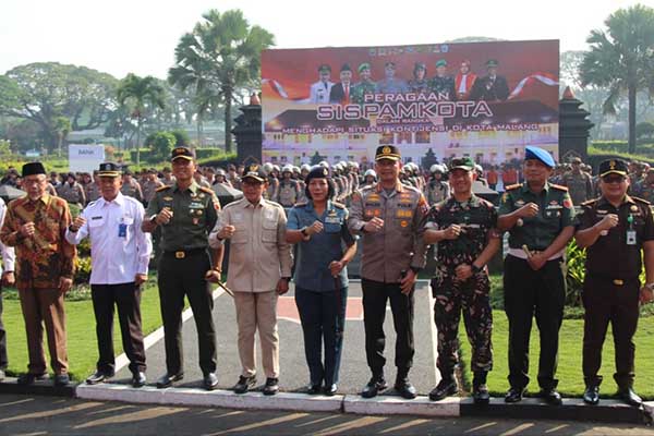 Dandim 0833 bersama Forkopimda Kota Malang hadiri Sispamkota antisipasi gangguan Pemilu 2024. (ist) - Dandim 0833 Hadiri Sispamkota Antisipasi Gangguan Pemilu 2024