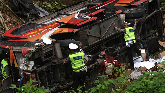 ft kecelakaan bus rombongan gontor. (ist) copy