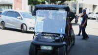 Fasilitas Golf Car khusus untuk orangtua dan pengantar ujian UBTK di UMM. (ist) - Sambil Menunggu UTBK, Wali Camaba Bisa Nikmati Mobil Golf dan Perahu Bebek