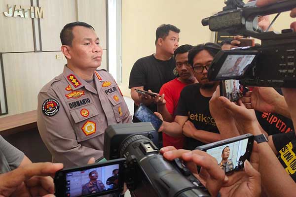 Kabid Humas Polda Jatim, Kombes Pol Dirmanto - Empat Oknum Anggota Polres Tanjungperak Diperiksa Propam Polda Jatim