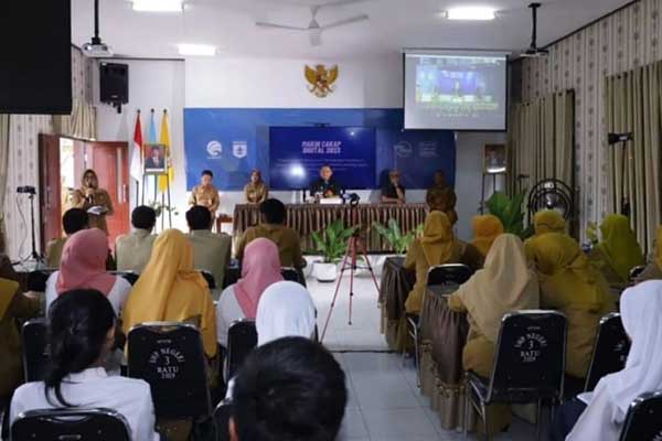 Kegiatan literasi digital nasional yang berlangsung di SMP N 3 Batu. (ist) - Ribuan Siswa SD hingga SMA se-Kota Batu Ikuti Literasi Digital Nasional