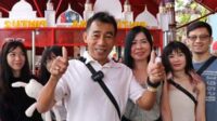 Keluarga wisatawan asal Lampung yang sedang berlibur ke Batu. (ist) - Perjalanan Aman dan Lancar, Wisatawan Asal Lampung Apresiasi Kinerja TNI Polri