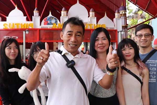 Keluarga wisatawan asal Lampung yang sedang berlibur ke Batu. (ist) - Perjalanan Aman dan Lancar, Wisatawan Asal Lampung Apresiasi Kinerja TNI Polri