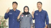 Ketua tim Spectra Yudisium ITN Malang, Yuda Arya Pangestu, beserta anggota tim Nadya Rachma Aprilia dan Edwin Yudha Hernanda. (jup) - Tiga Mahasiswa ITN Malang Sabet Juara 1 Kompetisi Tender Sipil