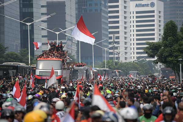 Kirab Juara Kontingen Indonesia SEA Games 2023. (ist) - Kirab Juara Kontingen Indonesia SEA Games 2023, Masyarakat Antusias Beri Sambutan