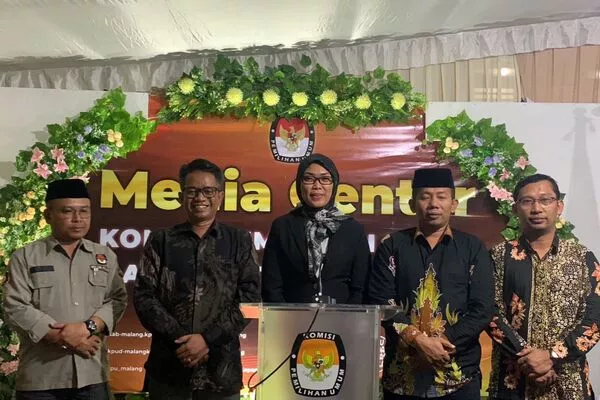 para petugas kpu kabupaten malang. (ist) - 15 Parpol Terdaftar, KPU Kabupaten Malang Resmi Tutup Pendaftaran Bacaleg