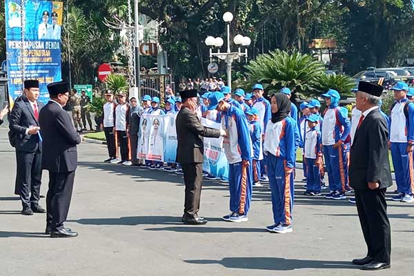 Pemberangkatan 698 atlet Kormi Kota Malang ke Forda Jatim. (jup) - KORMI Kota Malang Berangkatkan 698 Atlet Ikuti Forda Jatim