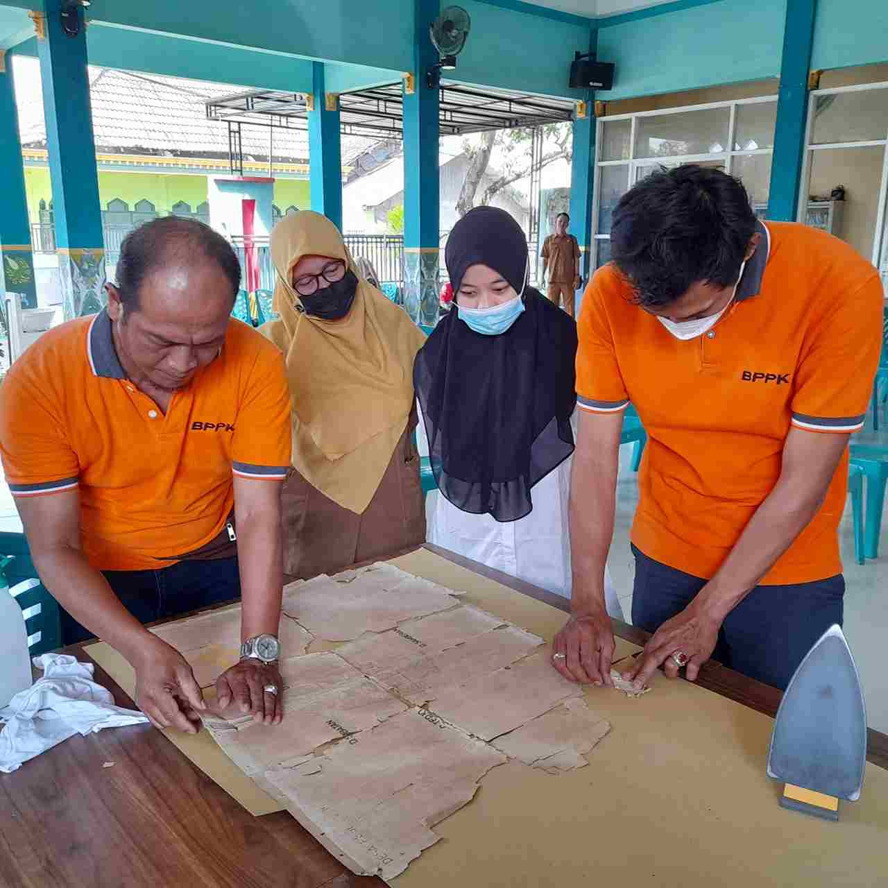 pendampingan dalam pemulihan arsip desa oleh dinas perpustakaan dan kearsipan bojonegoro