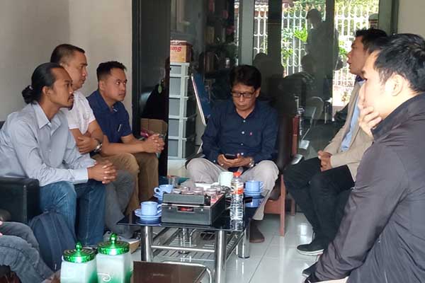 Pertemuan antara kuasa hukum Mal Malang Plasa dengan kuasa hukum pedagang. (jup) - Kuasa Hukum Pedagang Malang Plasa Negosiasikan Dispensasi Sewa Tempat