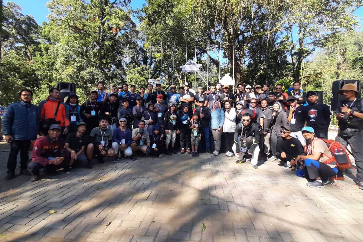 Peserta IHMA 2023 gelombang pertama yang siap diberangkatkan. (dik) - 89 Peserta Domestik dan Mancanegara Semarakkan International Hiking Mount Arjuna 2023