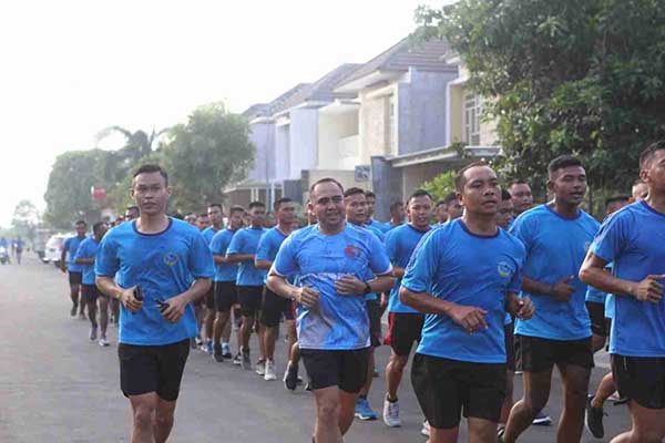 Prajurit Yon-Arhanudse 8/MBC ikuti Binsik sejauh 7 kilometer di luar asrama - Prajurit Yon-Arhanudse 8/MBC Gelar Binsik Sejauh 7 Kilometer