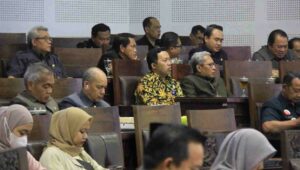 suasana rapat paripurna di gedung dewan kota malang kamis