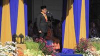 Wali Kota Malang saat menjadi inspektur upacara di Hari Pendidikan Nasional. (jup) - Hardiknas 2023, Sutiaji: Merdeka Belajar Cetak Anak Bangsa Jadi 'Orang'