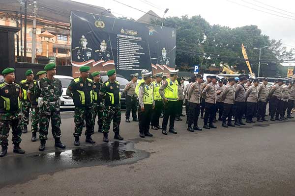 Apel cipta kondisi malam takbiran. (ist) - Kodim 0833 Kerahkan Personel Jaga Keamanan Malam Takbiran