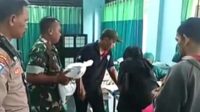 Babinsa Sukun monitoring penyaluran bantuan pangan dari Kemensos. (ist) - Babinsa Sukun Monitoring Penyaluran Bantuan Pangan dari Kemensos