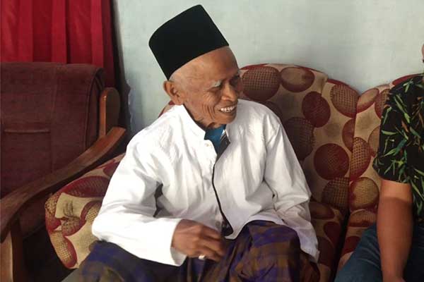 Calon jamaah haji tertua di Kabupaten Malang, Kaib Ibrohim (baju putih). (ist) - Kaib Ibrohim, Calon Jamaah Haji Tertua 100 Tahun di Kabupaten Malang