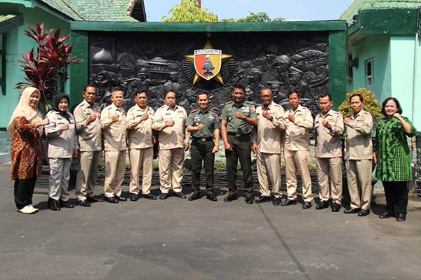 Dandim dan Kasdim 0833 bersama PPAD Kota Malang. (ist) - Dandim 0833 Sambut Kunjungan Silaturahmi PPAD Kota Malang