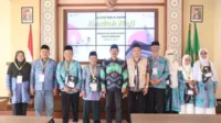 Delapan jemaah haji asal Kota Batu yang menyusul berangkat ke tanah suci. (ist) - Delapan Jemaah Haji Kuota Tambahan Kota Batu Susul Ke Tanah Suci