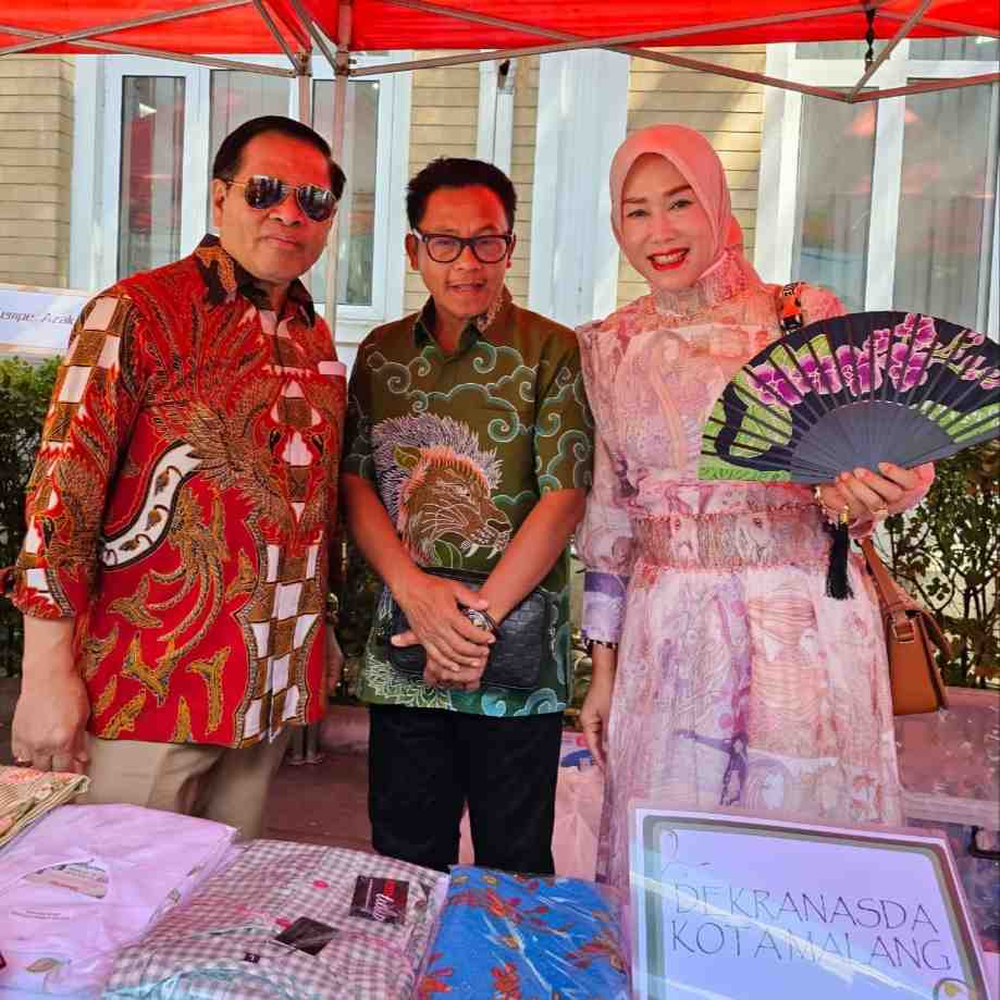 dubes ri untuk rrt didampingi sam sutiaji dan bunda widayati di stan kota malang ist 11zon