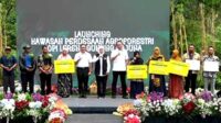 Gubernur Jatim dalam launching Perdesaan Agroforestri Kopi Lereng Arjuno Batu. (ist) - Gubernur Jatim Resmikan Kawasan Perdesaan Agroforestri Kopi Lereng Arjuno di Batu