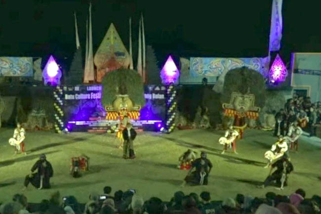 Penampilan seni Reyog Festival Padhang Mbulan Kota Batu. (ist)