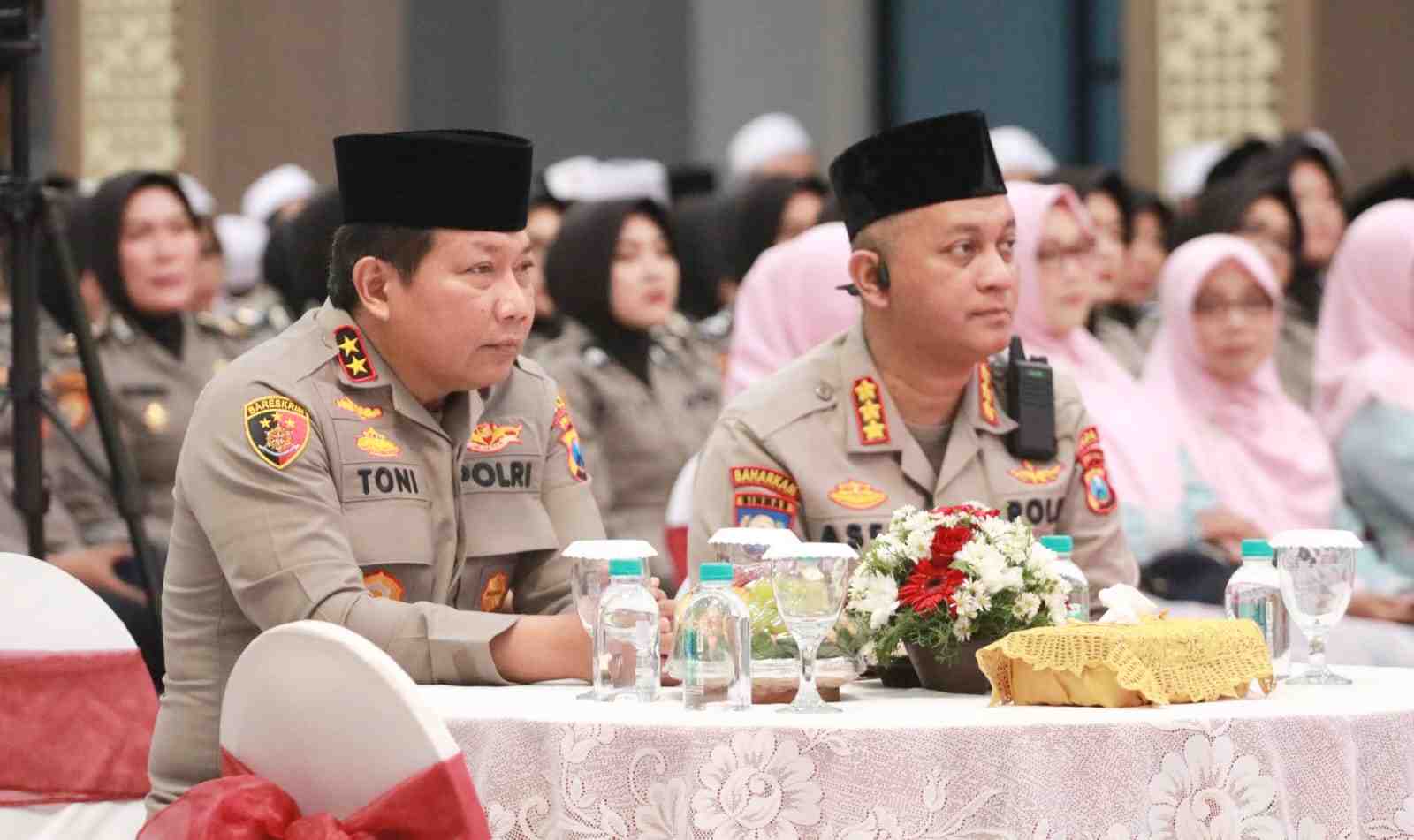 kapolda jawa timur irjen pol dr toni harmanto senin pagi, membuka festival sholawat banjari 11zon