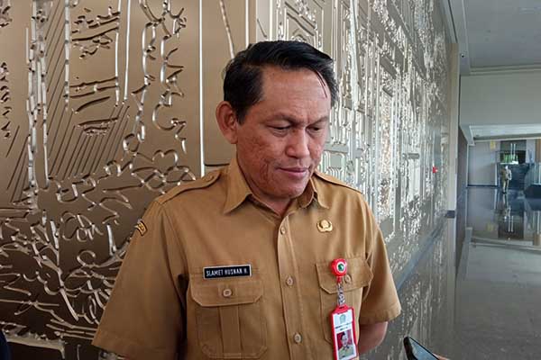 Kepala Dinas Dispangtan, Slamet Husnan saat diwawancara. (jup) - Jelang Idul Adha, Dispangtan Akan Pantau Lalu Lintas Hewan Kurban