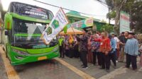 Kepala Kemenag Kota Malang melepas langsung calon jamaah haji Kloter 85. (SERU.co.id/jup) - Kemenag Kota Malang Berangkatkan CJH Tahap Kedua