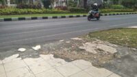 Kondisi salah satu titik jalur pedestrian di Jalan Ijen Kota Malang. (jup) - Jalur Pedestrian Jalan Ijen Rusak, Sutiaji: Kita Akan Tata
