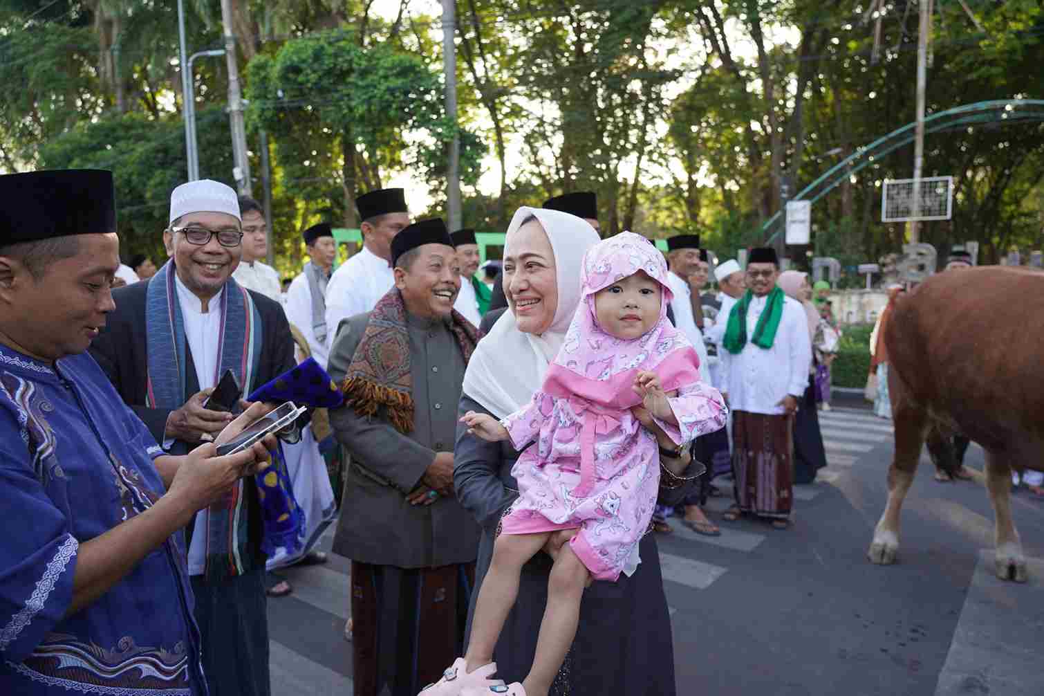 momen idul adha, bupati bojonegoro tegaskan terus berupaya meningkatkan kesejahteraan warga 11zon