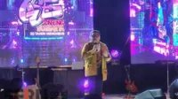 Oneng Sugiarta menyapa para pengunjung yang hadir dalam 'Oneng Sugiarta 20 Tahun Menghibur.' (rhd) - 20 Tahun Menghibur, Oneng Sugiarta Tasyakuran 'Hip-hop'