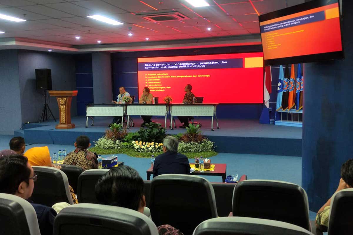 Para pemateri dalam Lokakarya Kurikulum Nasional. (rhd) - Lokakarya Kurikulum Nasional, FORKOPINDO Sepakat Seragamkan Prodi Pertambangan se-Indonesia