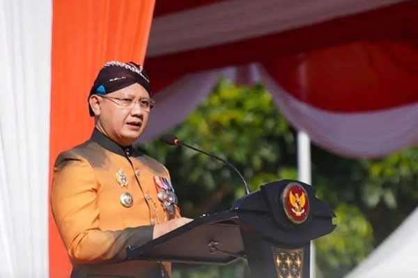 Pj. Wali Kota Batu Aries Agung Paewai sebagai inspektur upacara peringatan Hari Lahir Pancasila. (ist) - Pj. Wali Kota Batu, Ajak Jajaran ASN Batu untuk Mengamalkan Nilai Luhur Pancasila