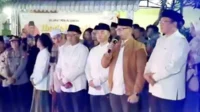 Pj Wali Kota Batu didampingi Kakankemenag Batu dan Ketua DPRD Batu saat memberangkatkan JCH Batu. (Ist) - Iringi Pemberangkatan CJH Batu, Pj. Wali Kota Titip Doa