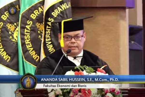 Prof Ananda Sabil Hussein SE MCom PhD. (ist) - UB Kukuhkan Prof Abdullah Said dan Prof Ananda Sabil Hussein