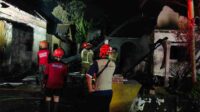 proses pemadaman kebakaran oleh pihak pmk kabupaten malang. (seru.co.idwul) 11zon
